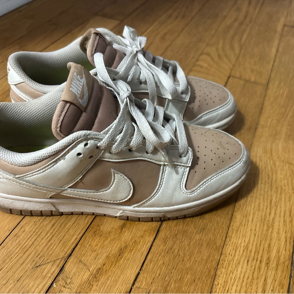 Nike Low-Top Sneakers in Cream and Light Brown